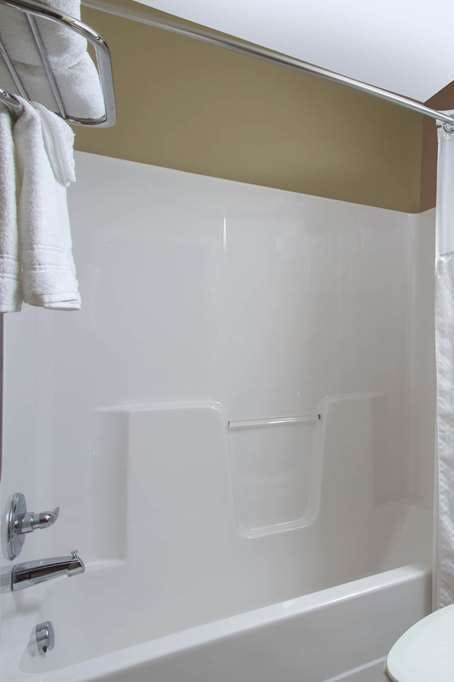 Hotel Microtel Inn & Suites by Wyndham Mansfield photo 5