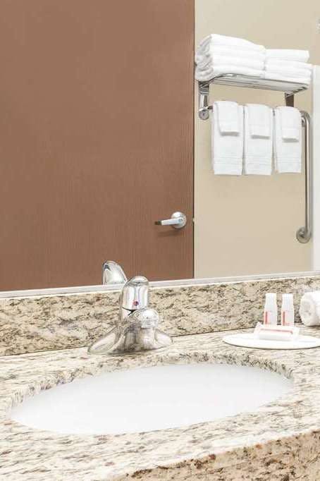 Hotel Microtel Inn & Suites by Wyndham Mansfield photo 4