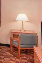 Hotel Super 8 Shipshewana IN photo 3