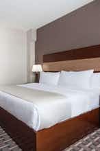 Hotel Wyndham Garden Edmonton Airpor photo 1