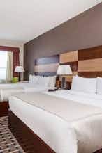 Hotel Wyndham Garden Edmonton Airpor photo 2