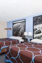 Hotel Super 8 by Wyndham Manhattan KS photo 2