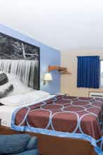 Hotel Super 8 by Wyndham Manhattan KS photo 1