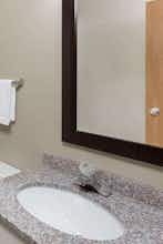 Hotel Super 8 by Wyndham Manhattan KS photo 4