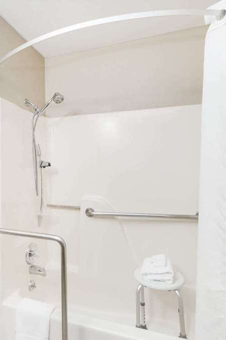 Hotel Super 8 by Wyndham Manhattan KS photo 5