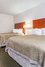 Hotel Super 8 by Wyndham St Charles photo 2
