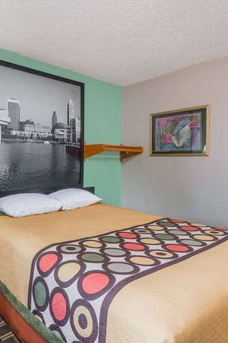 Hotel Super 8 by Wyndham Twinsburg/Cleveland Area photo 1