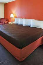 Hotel AmericInn by Wyndham Sturgeon Bay photo 1