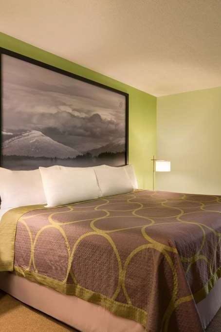 Hotel Super 8 by Wyndham Prince George photo 1