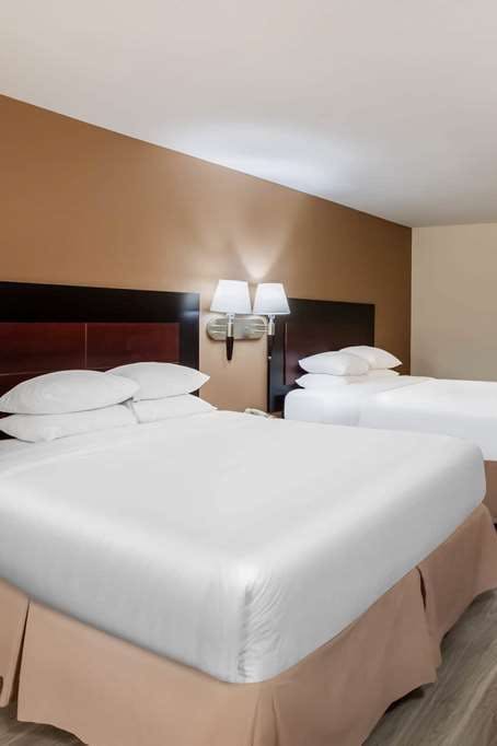 Hotel Days Inn & Suites by Wyndham Tyler photo 2