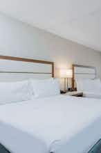 Hotel Wyndham Virginia Beach Oceanfront photo 2