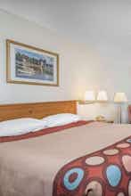 Hotel Super 8 by Wyndham Phillips photo 1