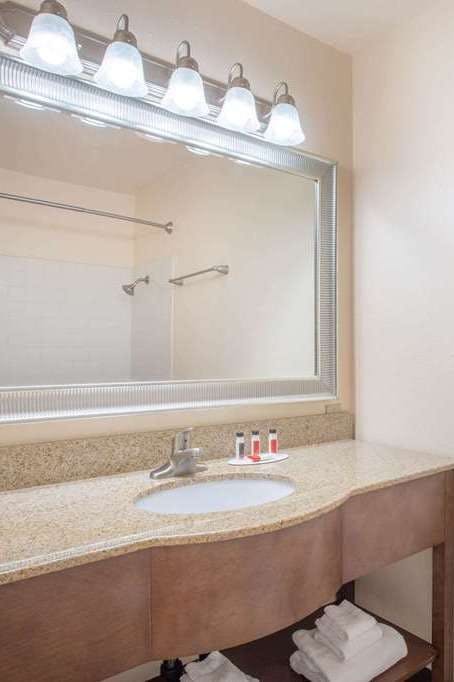 Hotel Travelodge by Wyndham Hawthorne photo 4