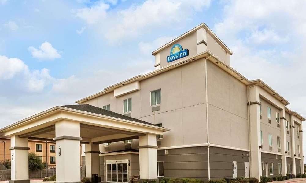 Days Inn & Suites by Wyndham Mineral Wells