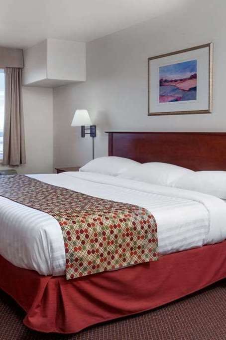 Hotel Super 8 by Wyndham Caraquet photo 1