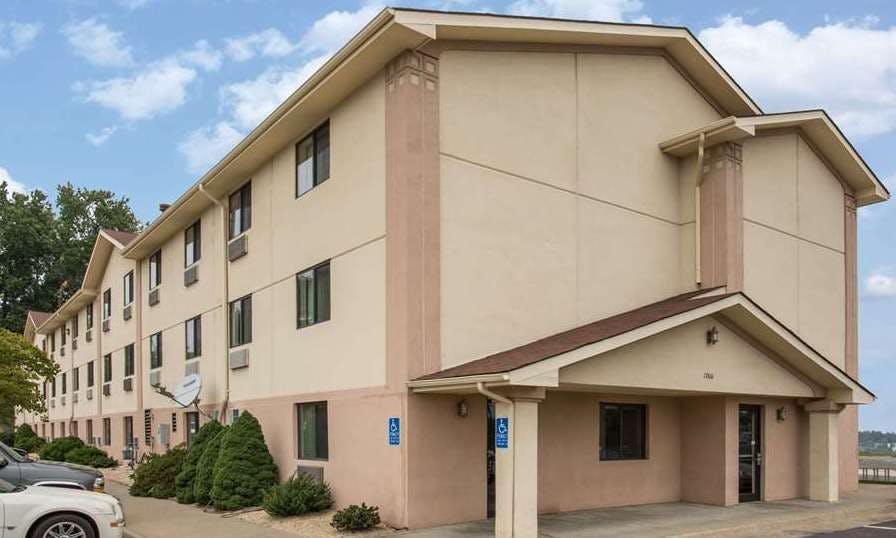 Super 8 by Wyndham Dumfries/Quantico