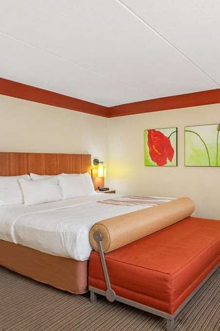 Hotel La Quinta Inn Ste Raleigh Cary photo 2