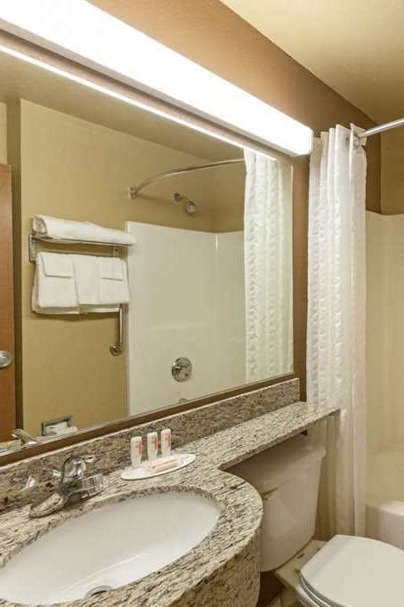 Hotel Microtel Inn & Suites by Wyndham Searcy photo 4