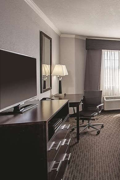 Hotel La Quinta Inn & Suites by Wyndham Davis photo 3