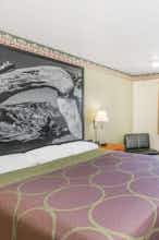 Hotel Super 8 by Wyndham Grants Pass photo 1
