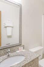 Hotel Super 8 by Wyndham Grants Pass photo 4