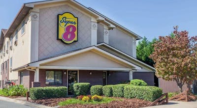 Super 8 by Wyndham Charlotte/Amusement Park Area