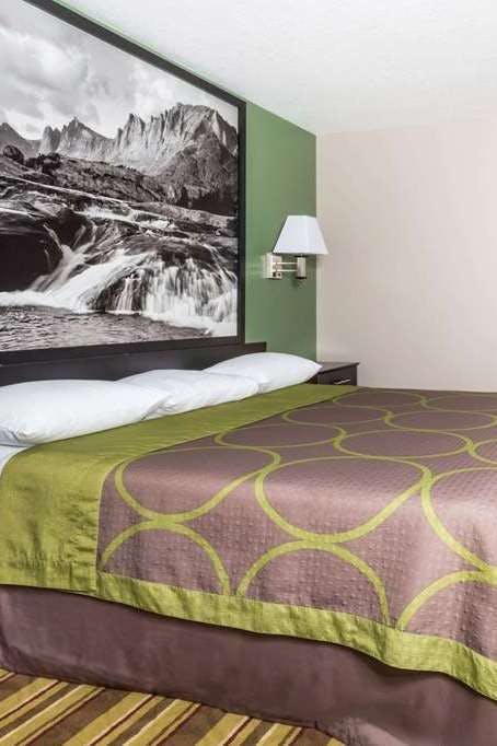 Hotel Super 8 by Wyndham Rock Springs photo 1