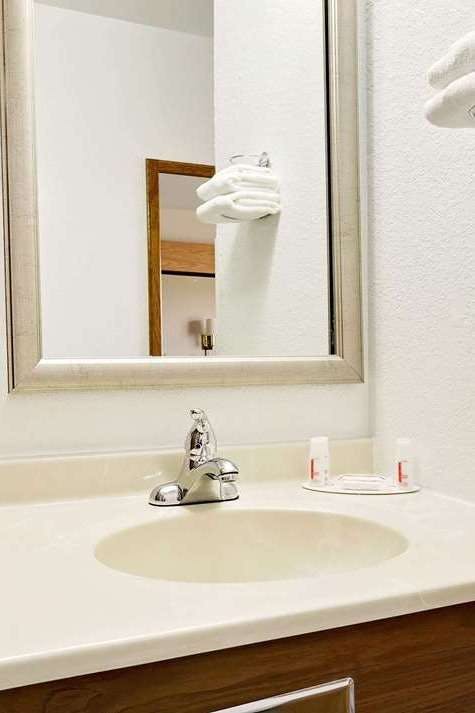 Hotel Super 8 by Wyndham Cut Bank photo 4