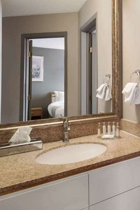 Hotel Travelodge Edmonton Airport photo 5