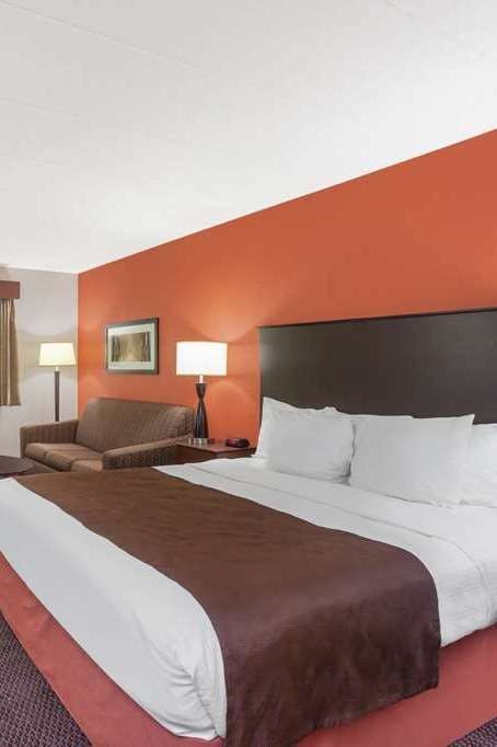 Hotel AmericInn by Wyndham White Bear Lake St. Paul photo 1