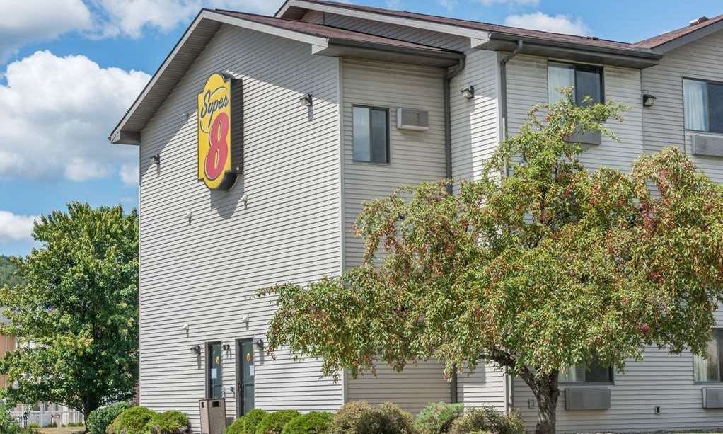 Super 8 by Wyndham New Stanton