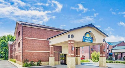 Days Inn & Suites by Wyndham Jeffersonville IN