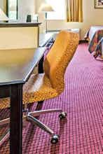 Hotel DI Suites Jeffersonville IN photo 3