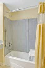 Hotel DI Suites Jeffersonville IN photo 4