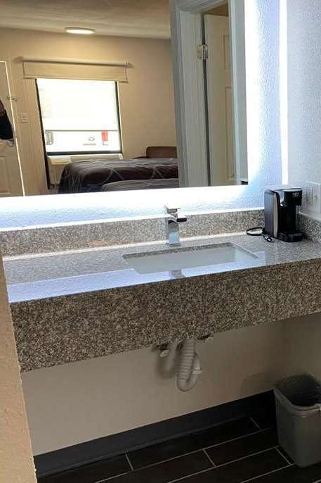 Hotel Super 8 by Wyndham Marietta/West/Atl Area photo 4