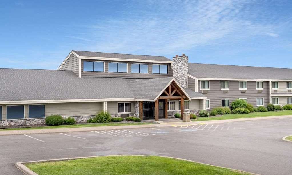 AmericInn by Wyndham Two Harbors Near Lake Superior