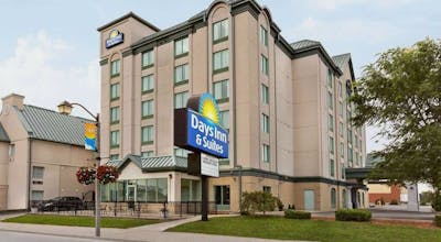 Days Inn by Wyndham Niagara Falls Centre St. By the Falls