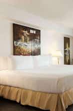 Hotel Days Inn Suites By The Falls photo 1