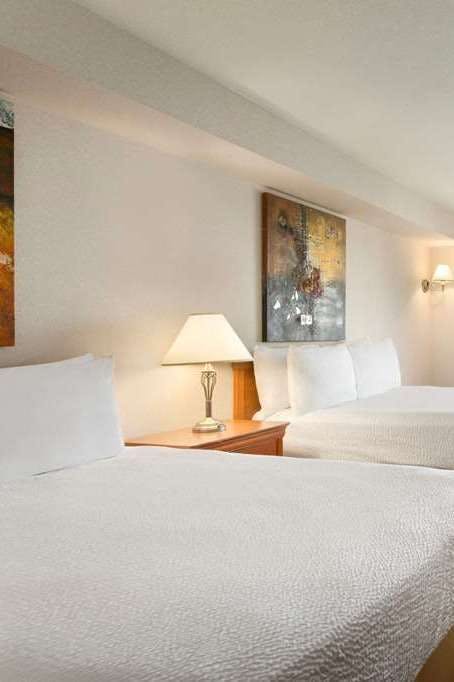 Hotel Days Inn by Wyndham Niagara Falls Centre St. By the Falls photo 2