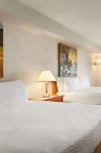 Hotel Days Inn Suites By The Falls photo 2