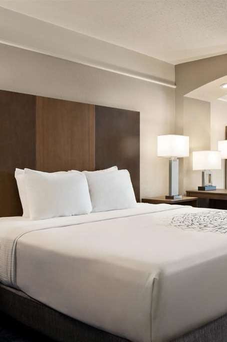 Hotel La Quinta Inn and Suites by Wyndham at WaTiki Waterpark photo 1