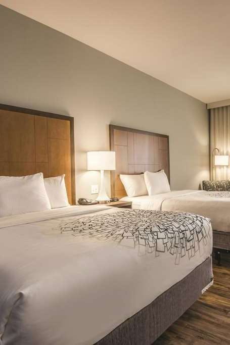 Hotel La Quinta Inn & Suites by Wyndham Kingman photo 2