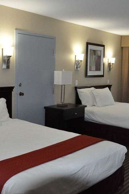 Hotel Ramada by Wyndham Abbotsford photo 2