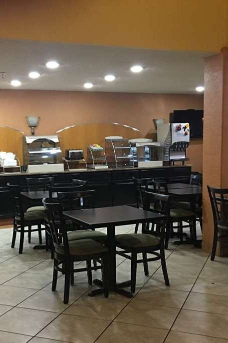 Hotel Ramada by Wyndham Santa Fe photo 4