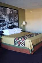 Hotel Super 8 by Wyndham Arkadelphia Caddo Valley Area photo 1