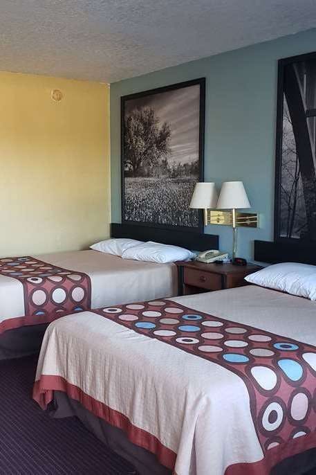 Hotel Super 8 by Wyndham Arkadelphia Caddo Valley Area photo 2