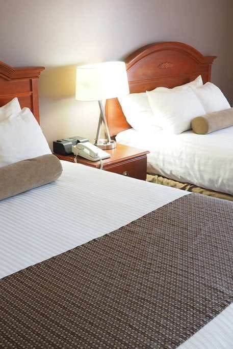 Hotel Ramada by Wyndham Campbell River photo 2