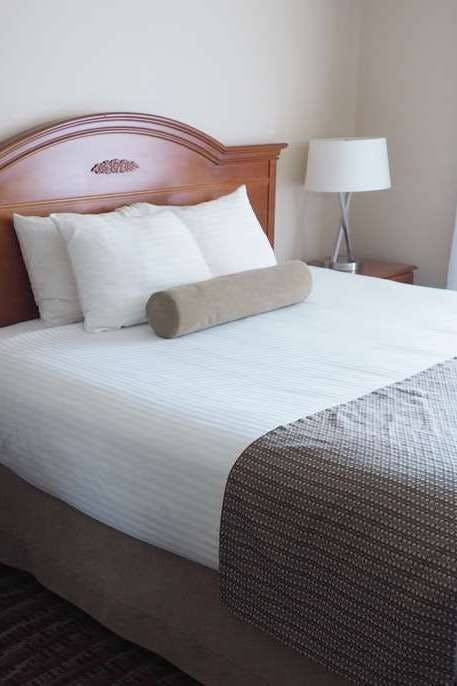 Hotel Ramada by Wyndham Campbell River photo 1