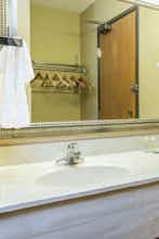 Hotel Super 8 by Wyndham Troy IL/St. Louis Area photo 5