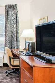 Hotel Baymont Hot Springs photo 3